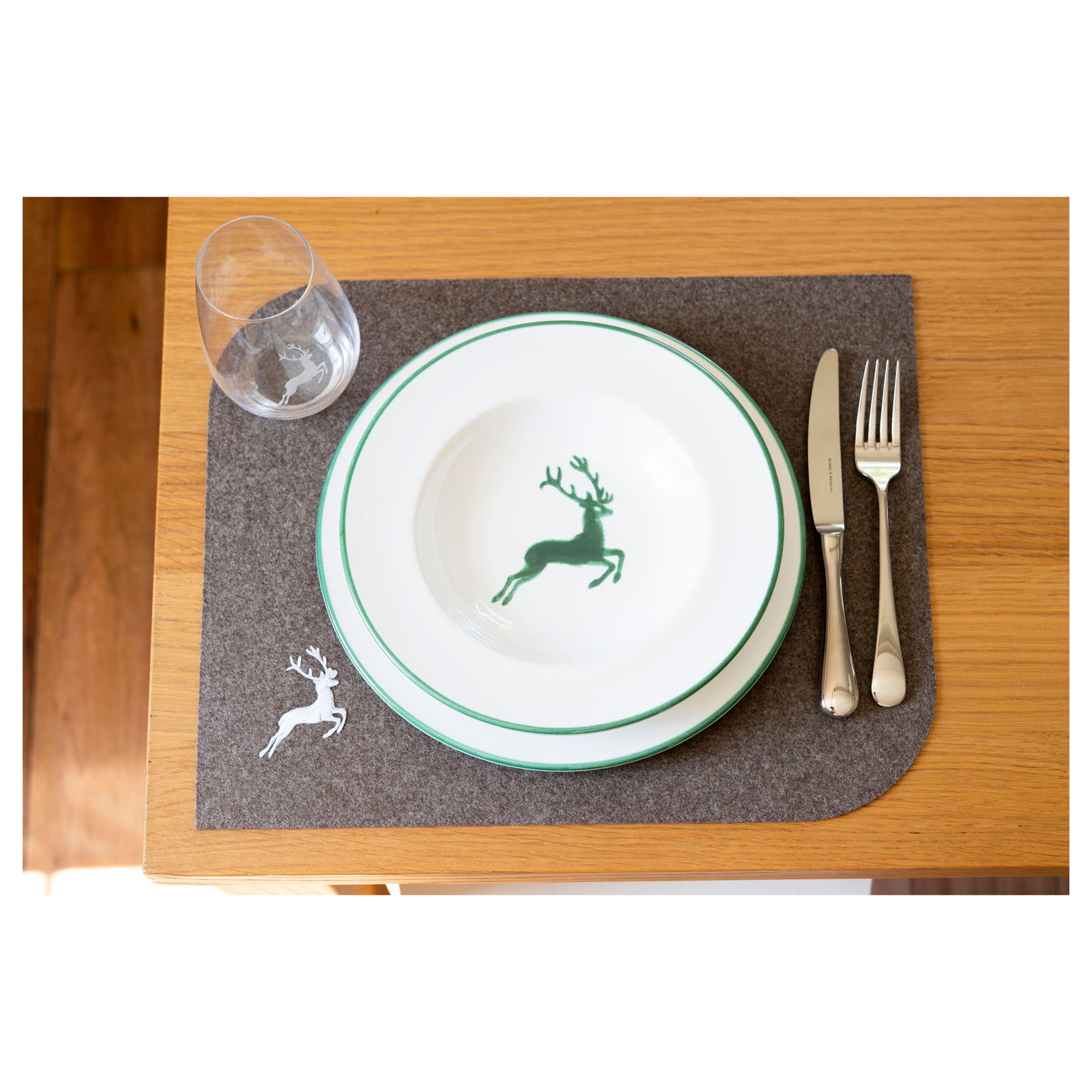 Antonia placemat with deer